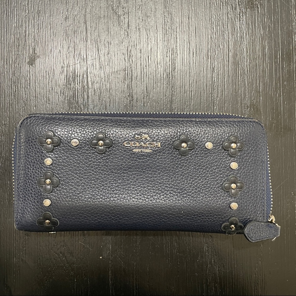 Coach Accordion Zip Wallet Pebbled Navy Blue Daisy